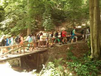 SZKLARSKA POREBA 2025 - Poczuj Ducha Gór i odwiedź z nami Szwejka. Kolonia 7-13 lat, obóz 14-18 lat.